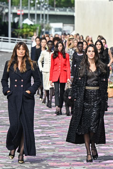 maglia mouliné chanel|Chanel fashion show.